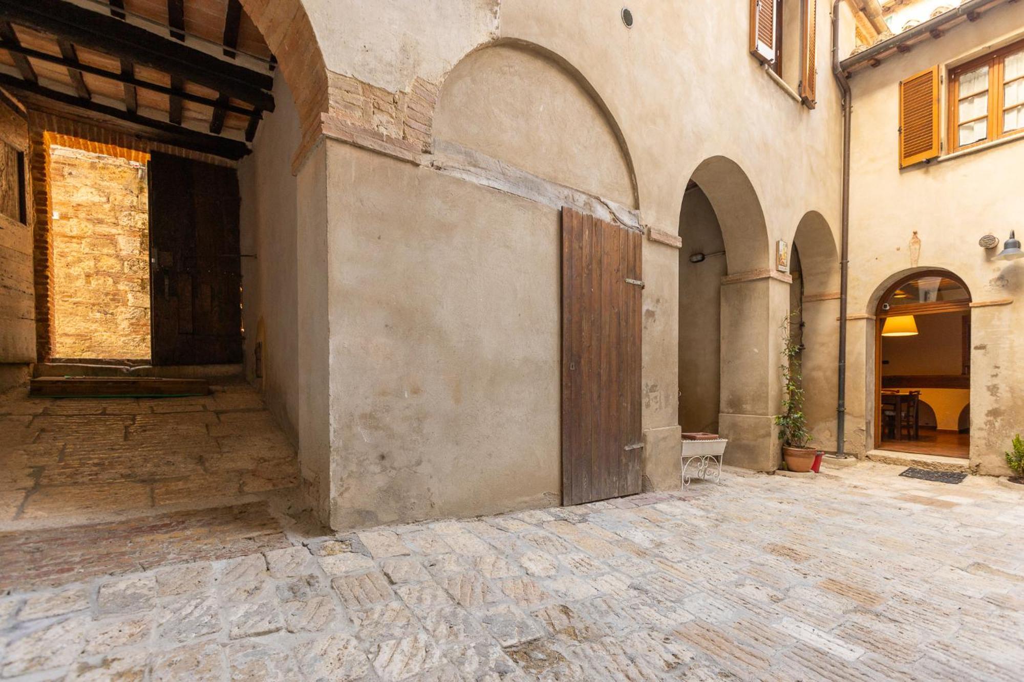 La Corte Del Podesta Sarteano Esterno foto