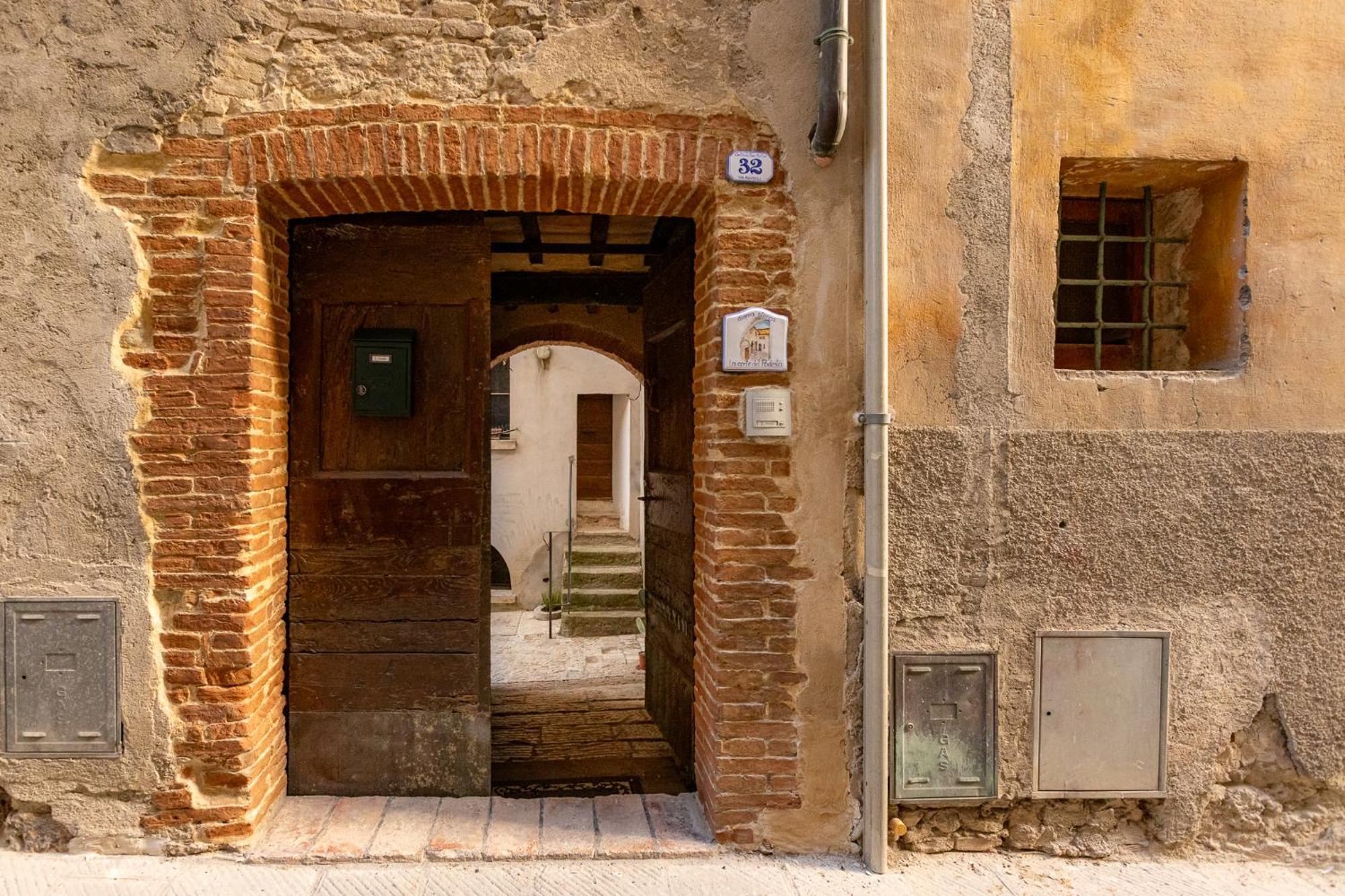 La Corte Del Podesta Sarteano Esterno foto